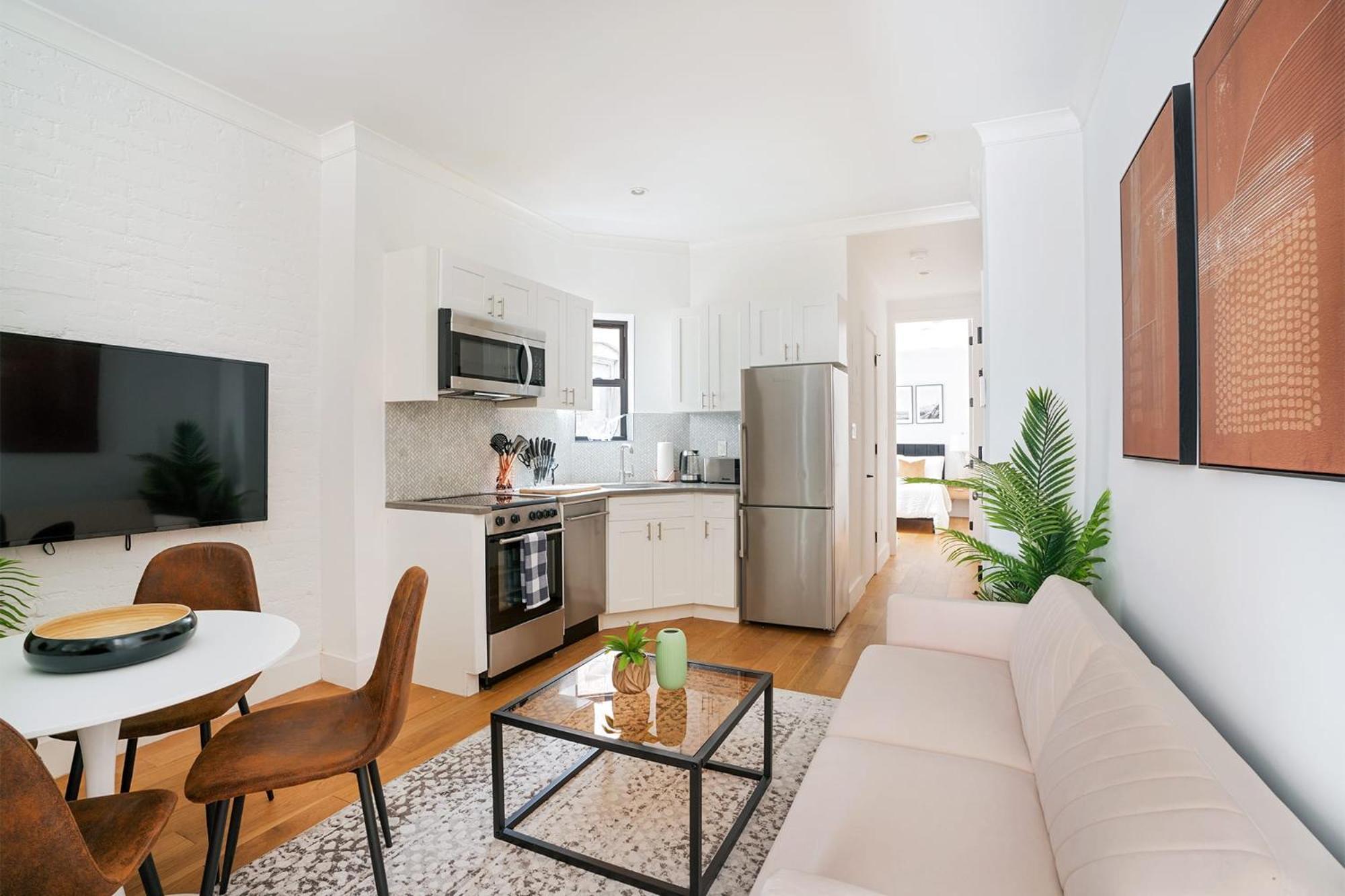 1290-16 New Renovated 2 Bedrooms In Ues Pangsapuri New York